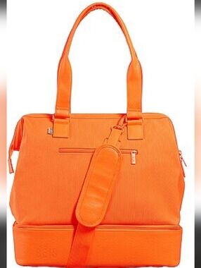 Béis Mini Weekender Tote with Detachable Padded Strap In Color Creamsicle